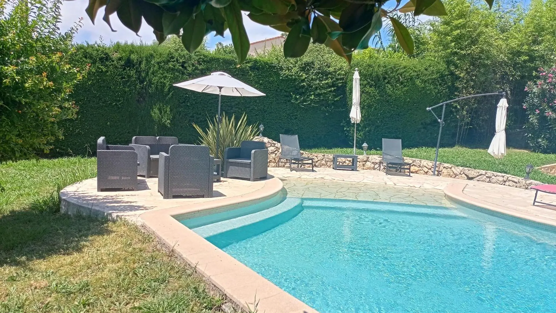 Tres Jolie Villa A Vence 0*,