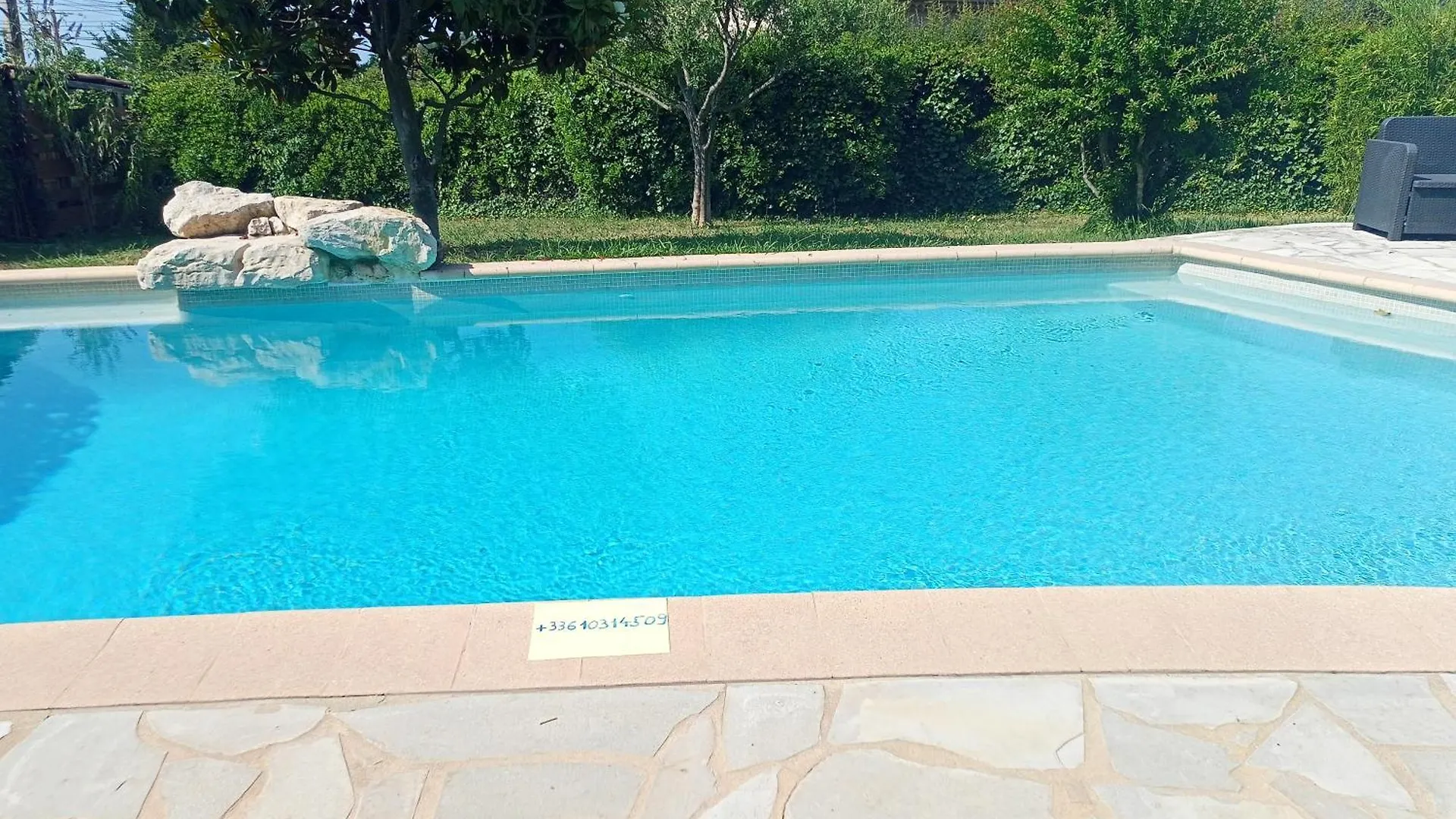 Tres Jolie Villa A Vence